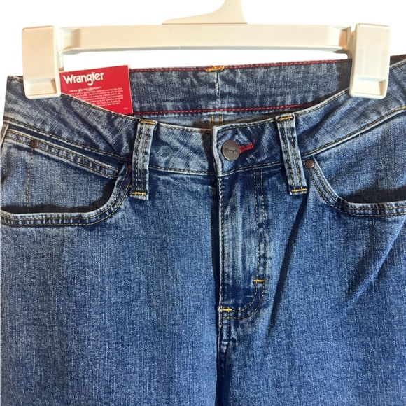 NEW Wrangler Women’s Cowboy Cut High Rise Jeans – Size 3/4 x 34 - Picture 2 of 7